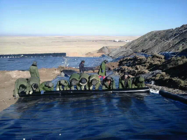 土木復合膜施工現(xiàn)場